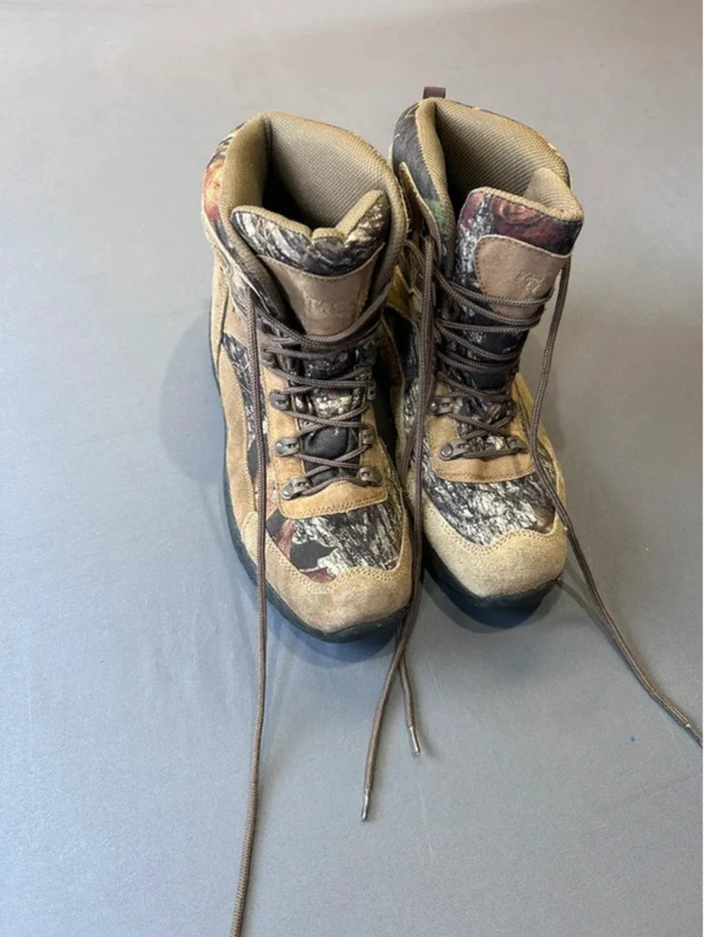 Hiking boots for women